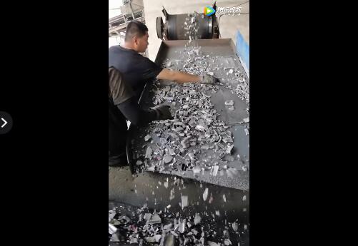 废铝香蕉污视频下载处理废铝铝合金物出料效果视频